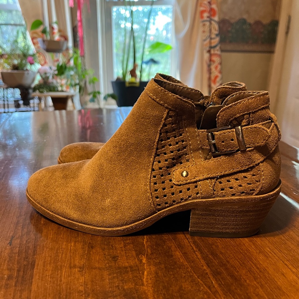 Like new Vince Camuto Women's Tan Suede Ankle Boots - Picture 2 of 8